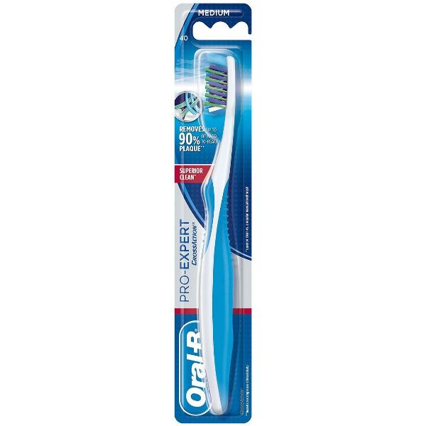 Spazzolino da denti Pro-Expert Cross Action medio Oral-B