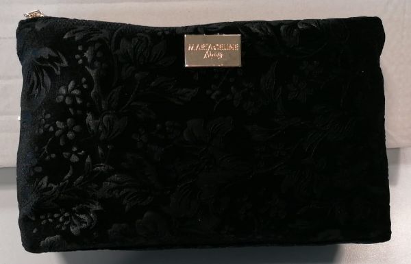 POCHETTE BLACK